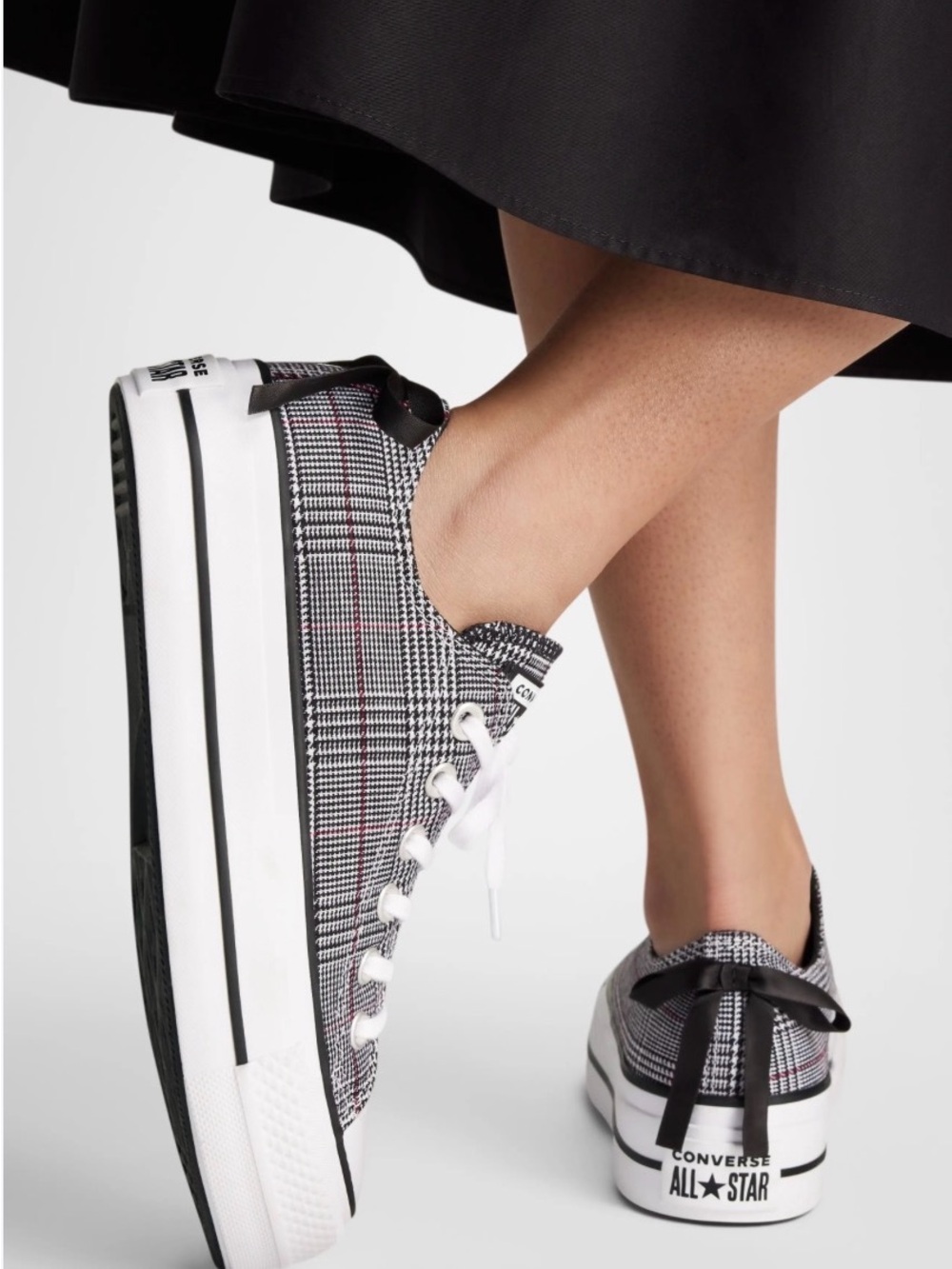 Converse Women’s Black & White Plaid Platform Chuck Taylor In very good conditio